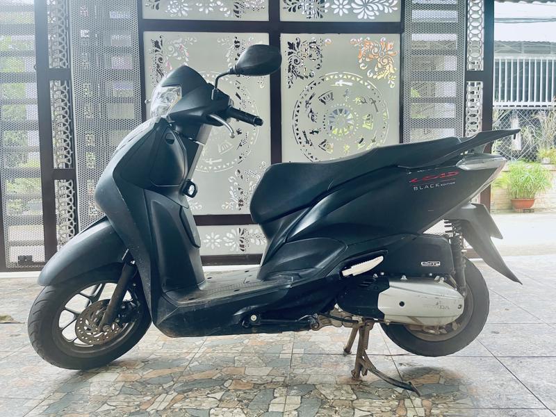 Xe tay ga Lead 2021 đen cũ