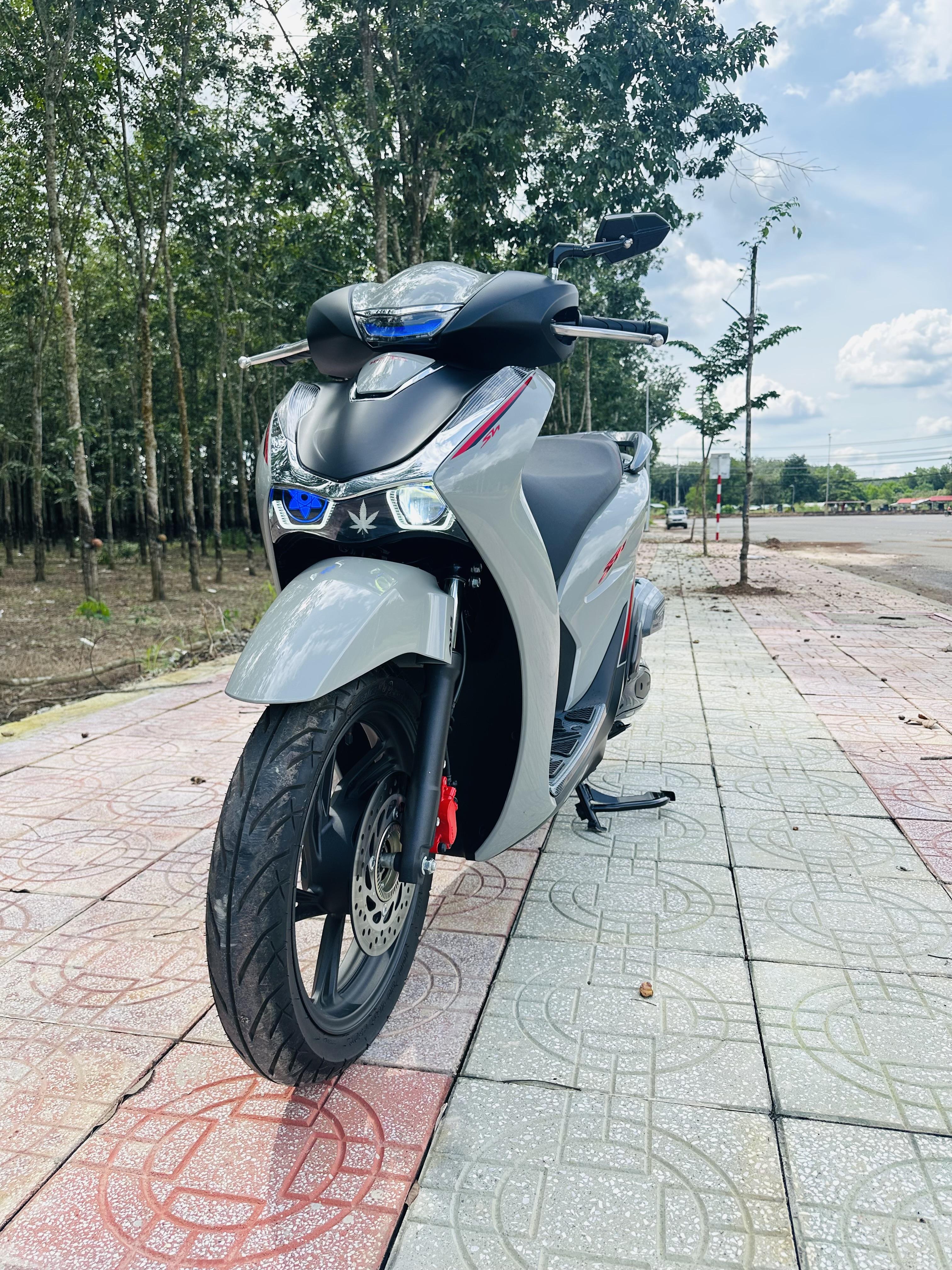 Xe sh 125i abs , hồ sơ cầm tay , bấm biển ngay khi mua